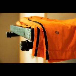 Lululemon Pacebreaker - Traffic-Stop Orange- 7"